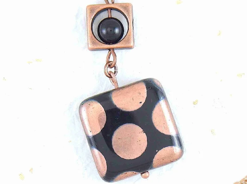 Copper dots/ Rose gold-toned chain