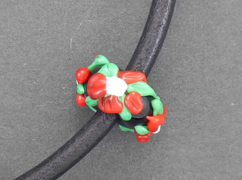 trendy pendant necklaces for women -Choker necklace with black glass bead (Murano-style glass handmade in Montreal), 3-dimensional flowers in red-green-white, black leather cord, stainless steel clasp